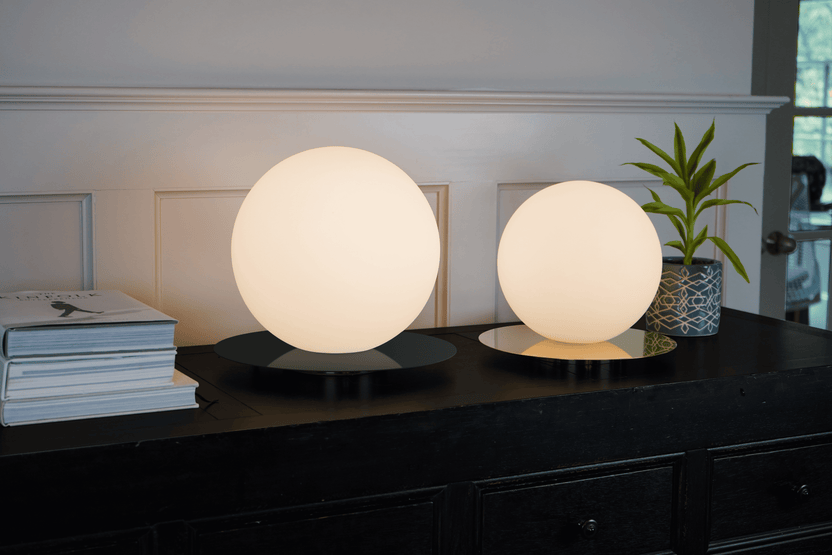 Bola Sphere Table