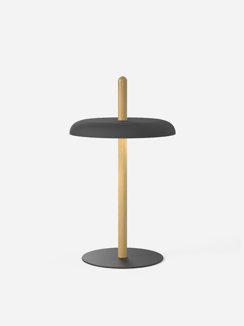 Nivél Table