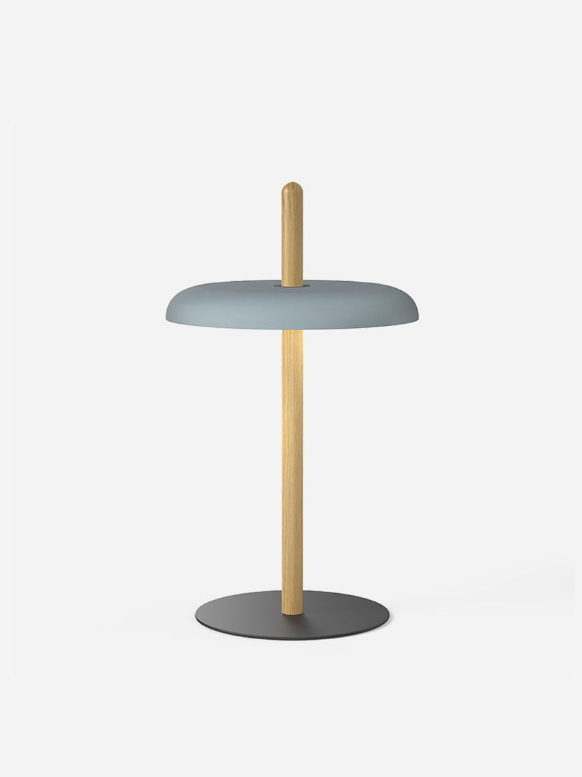 Nivél Table