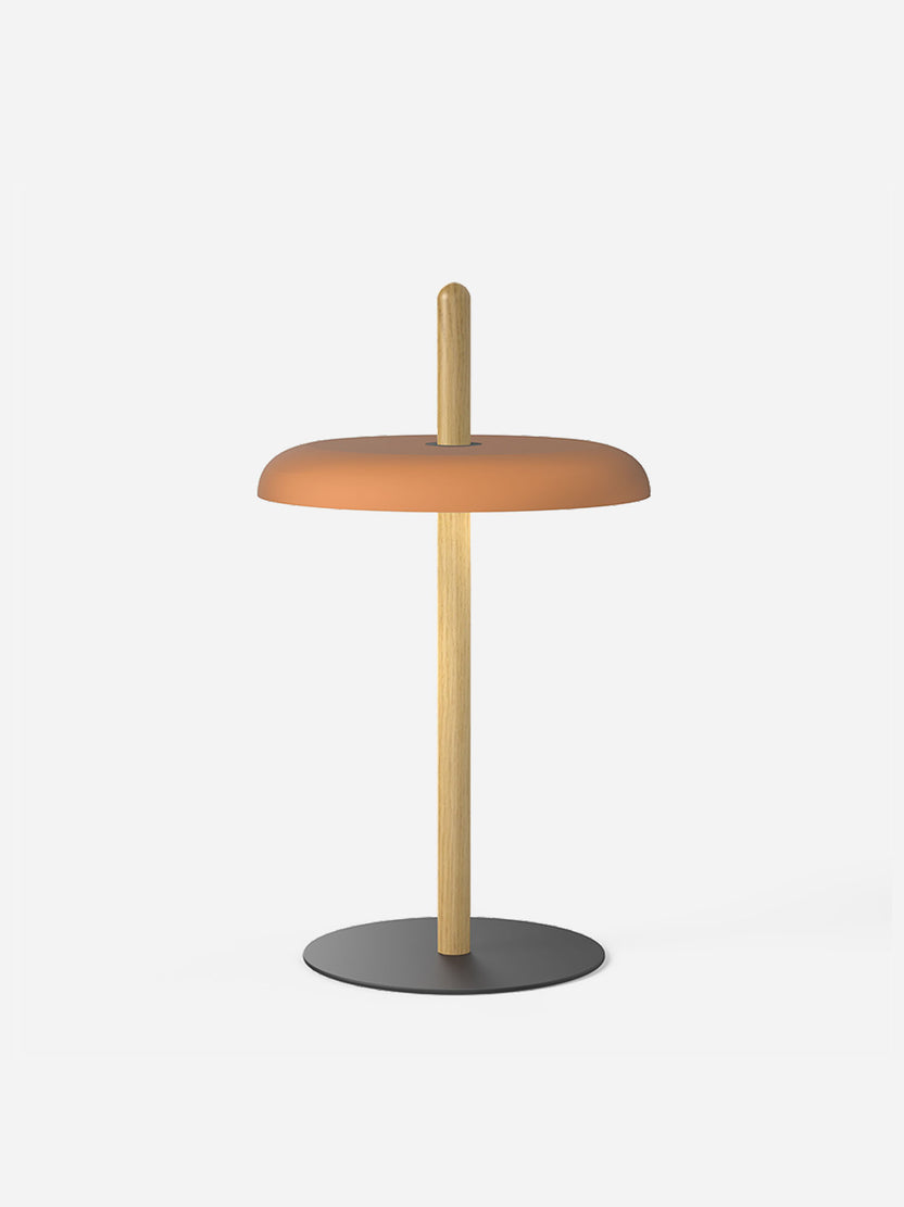 Nivél Table